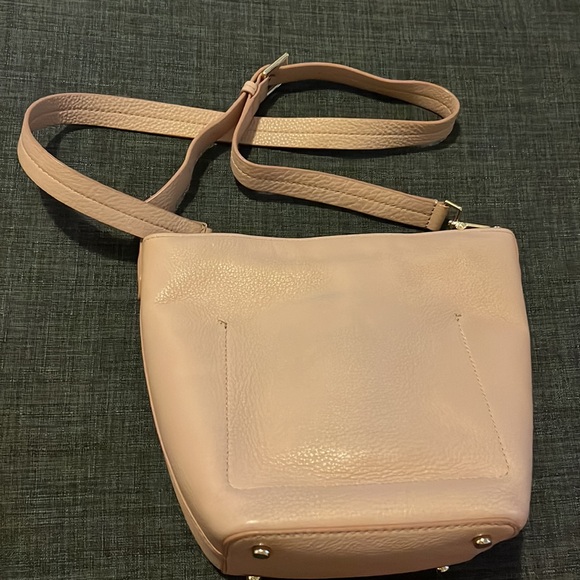 Kate Spade Hayes Street bucket bag in pink - Picture 2 of 2